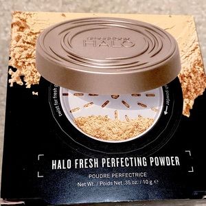 HALO FRESH PERFECTING POWDER - Shade Fair